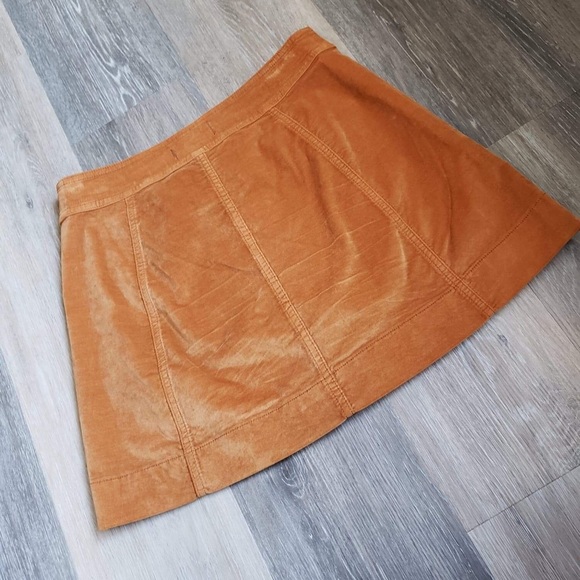 Velveteen A-Line Mini Skirt Button-Front Edition - Picture 11 of 14